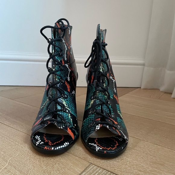 BCBGMaxAzria stylish, snake print, super comfortable lace up heels - Picture 2 of 7